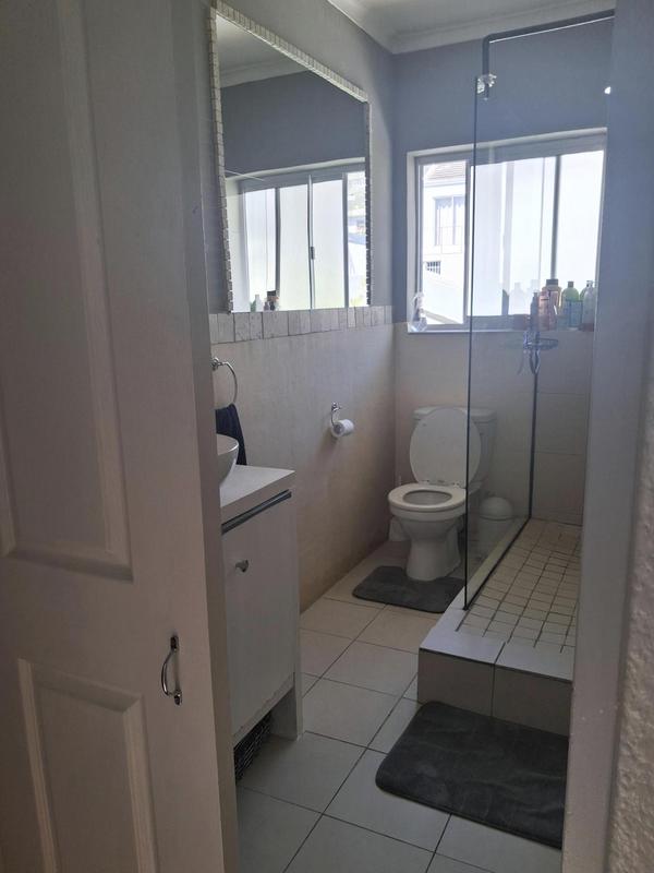 To Let 1 Bedroom Property for Rent in Oranjezicht Western Cape